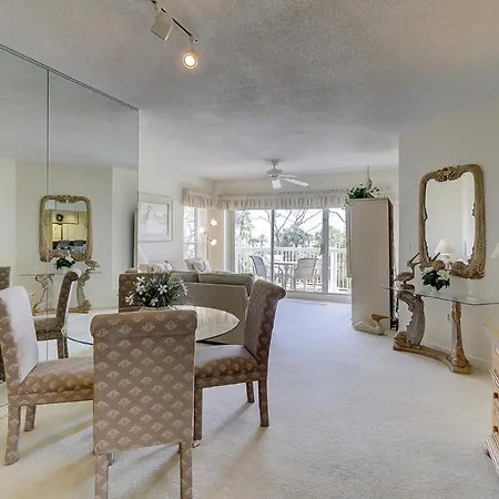 203 Barrington Arms Villa